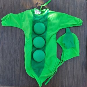 Sweet Pea Pod Costume for Babies. Newborn